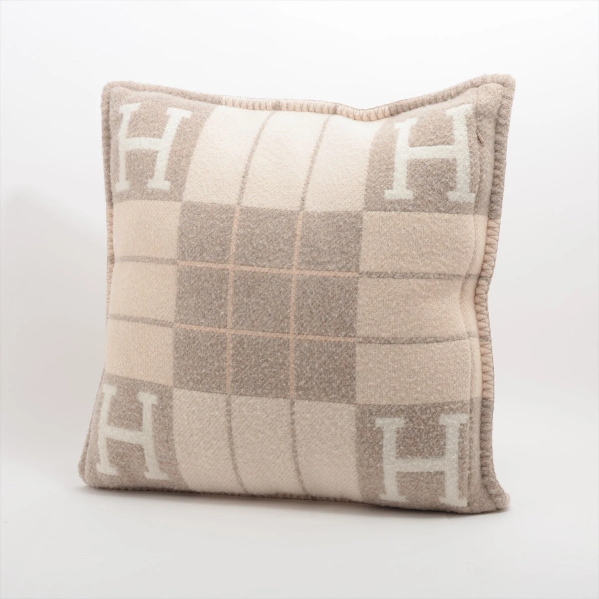 エルメス　アヴァロン pm クッション（グレー） エルメスアヴァロン pm クッション（グレー）