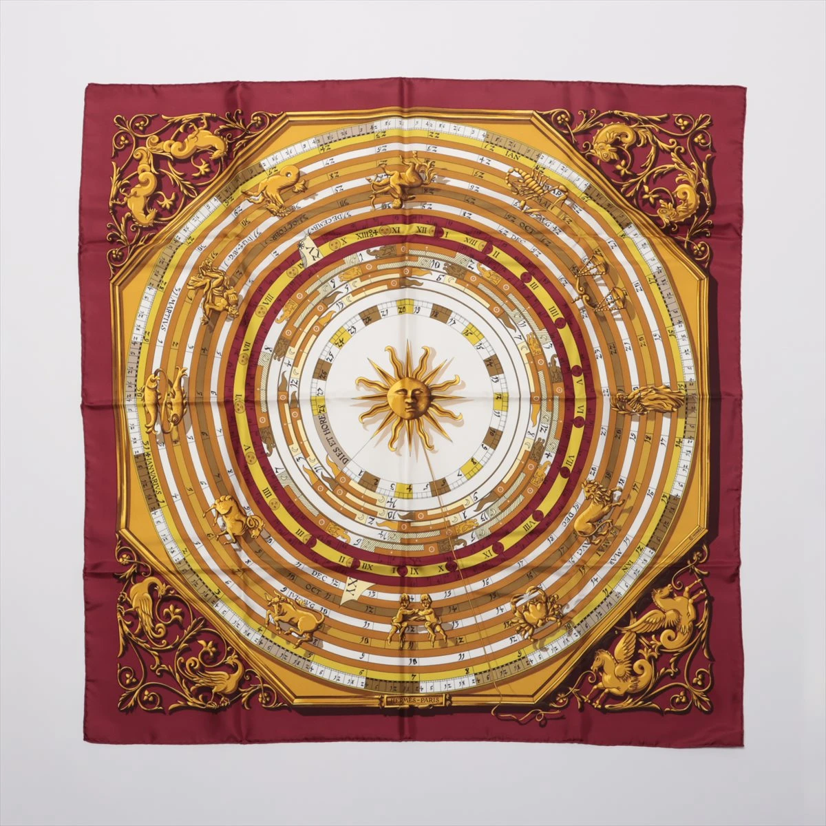 未使用級 極美品 エルメス タグ有 カレ90 占星術 DIES ET HORE エルメス カレ90 DIES ET HORE 占星術 スカーフ シルク ボルドー