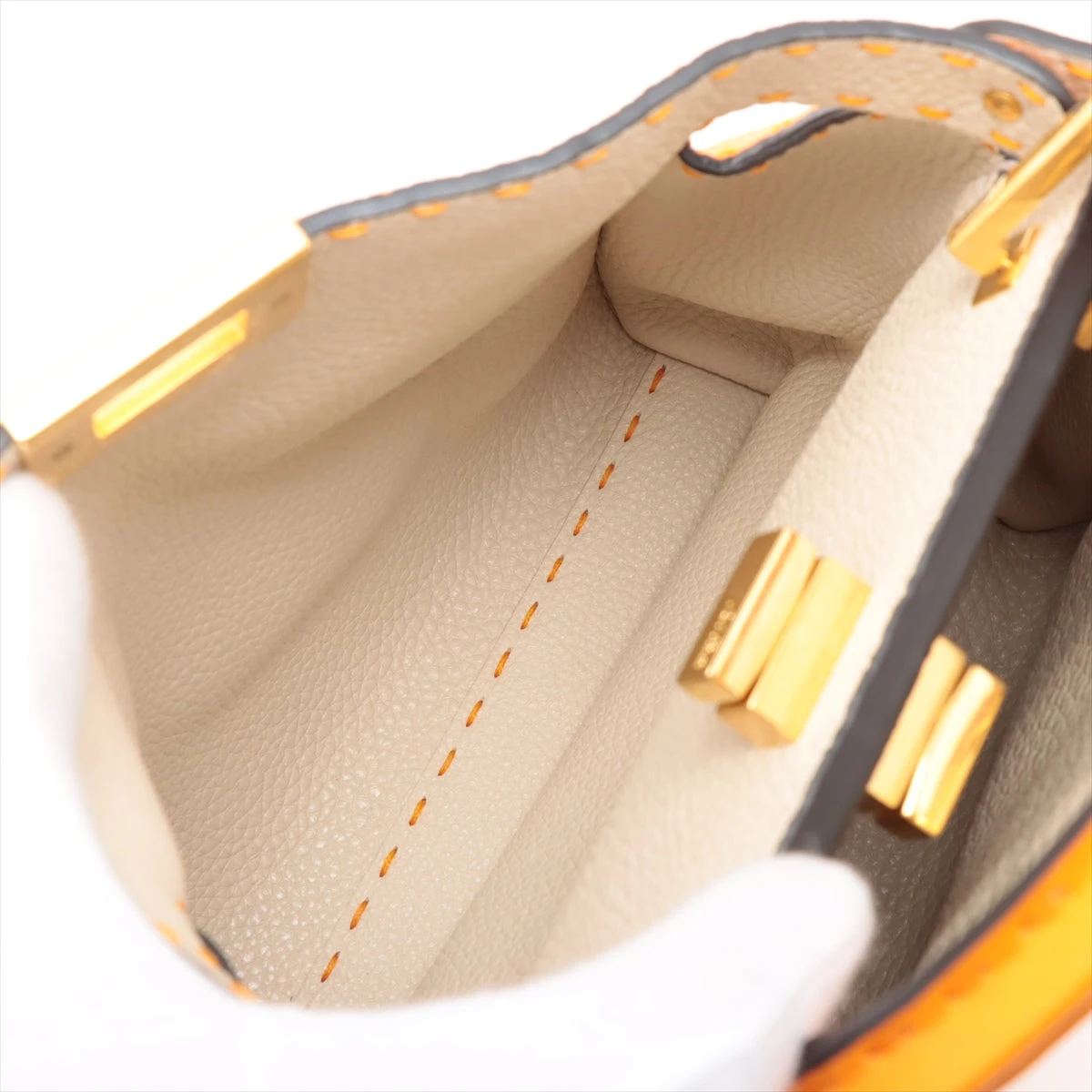 FENDI 2WAYバッグ セレリア レザー ピーカブー エッセンシャリー 茶 FENDI 2WAYバッグ セレリア レザー ピーカブー エッセンシャリー