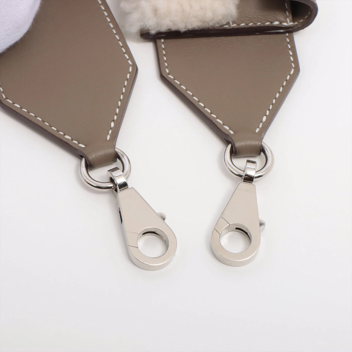 HERMES エルメス 美品 レザー ネックストラップ エトゥープ セリエ HERMES エルメス ネックストラップ ストラップ レディース