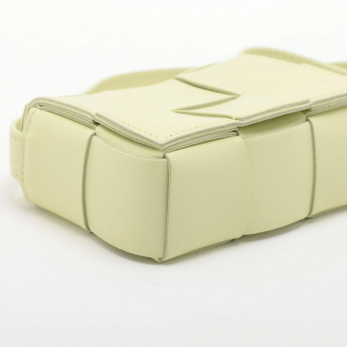 ボッテガヴェネタ マキシイントレチャート キャンディ カセット