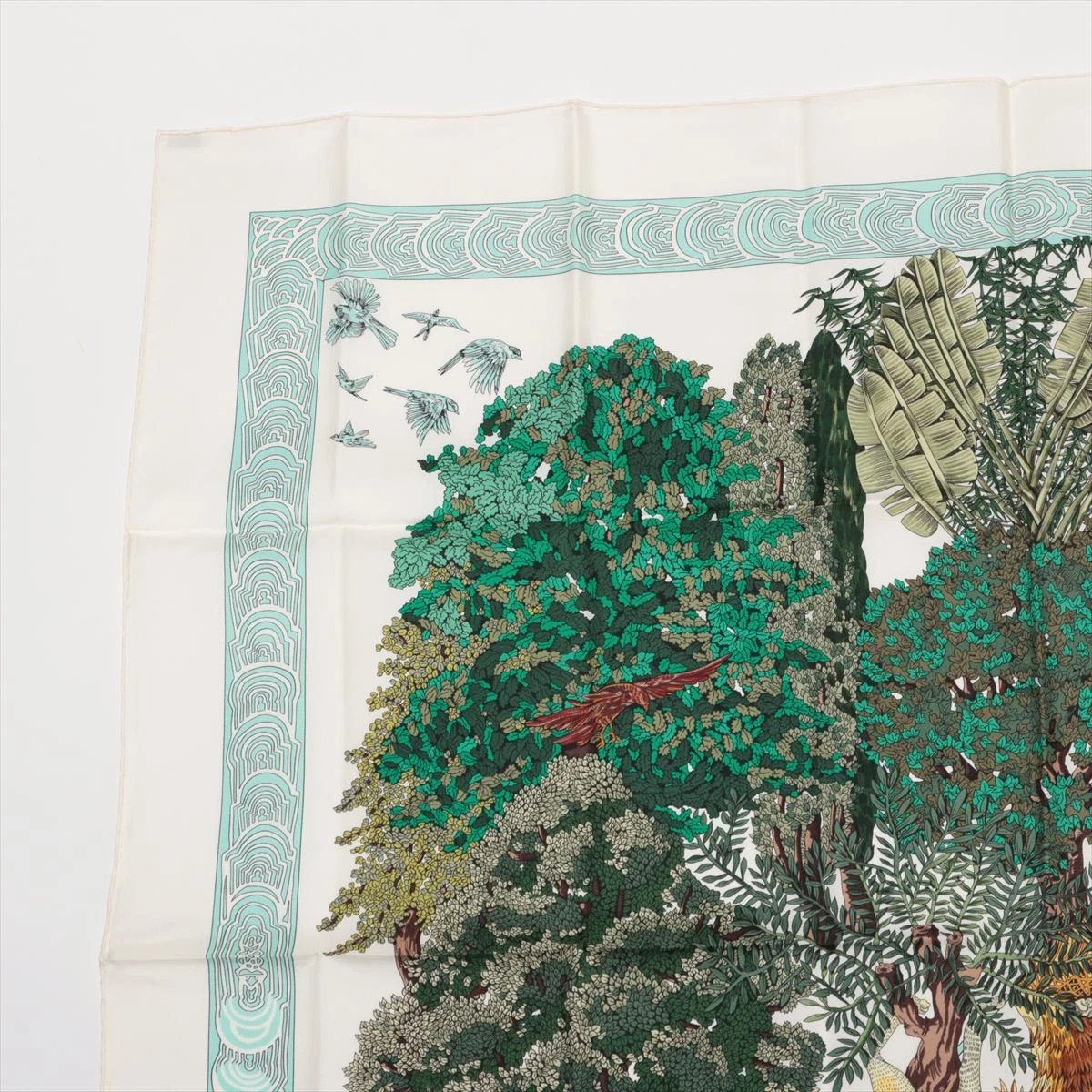 (エルメス)カレ90《Les legendes de l'Arbre Coloriage木の伝説 エルメス カレ90 Les Legendes de L'Arbre 木の伝説 シルク
