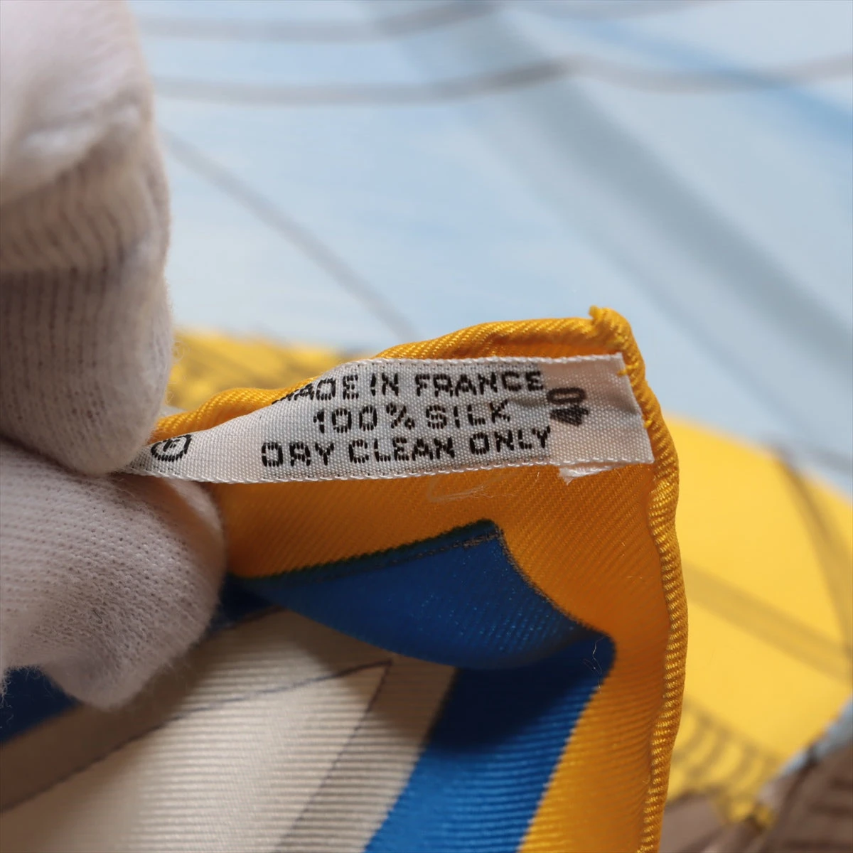 HERMÈS シルクスカーフ イエロー/ブルー HERMES - 【中古】 エルメス スカーフ カレ90 シルク ネイビー