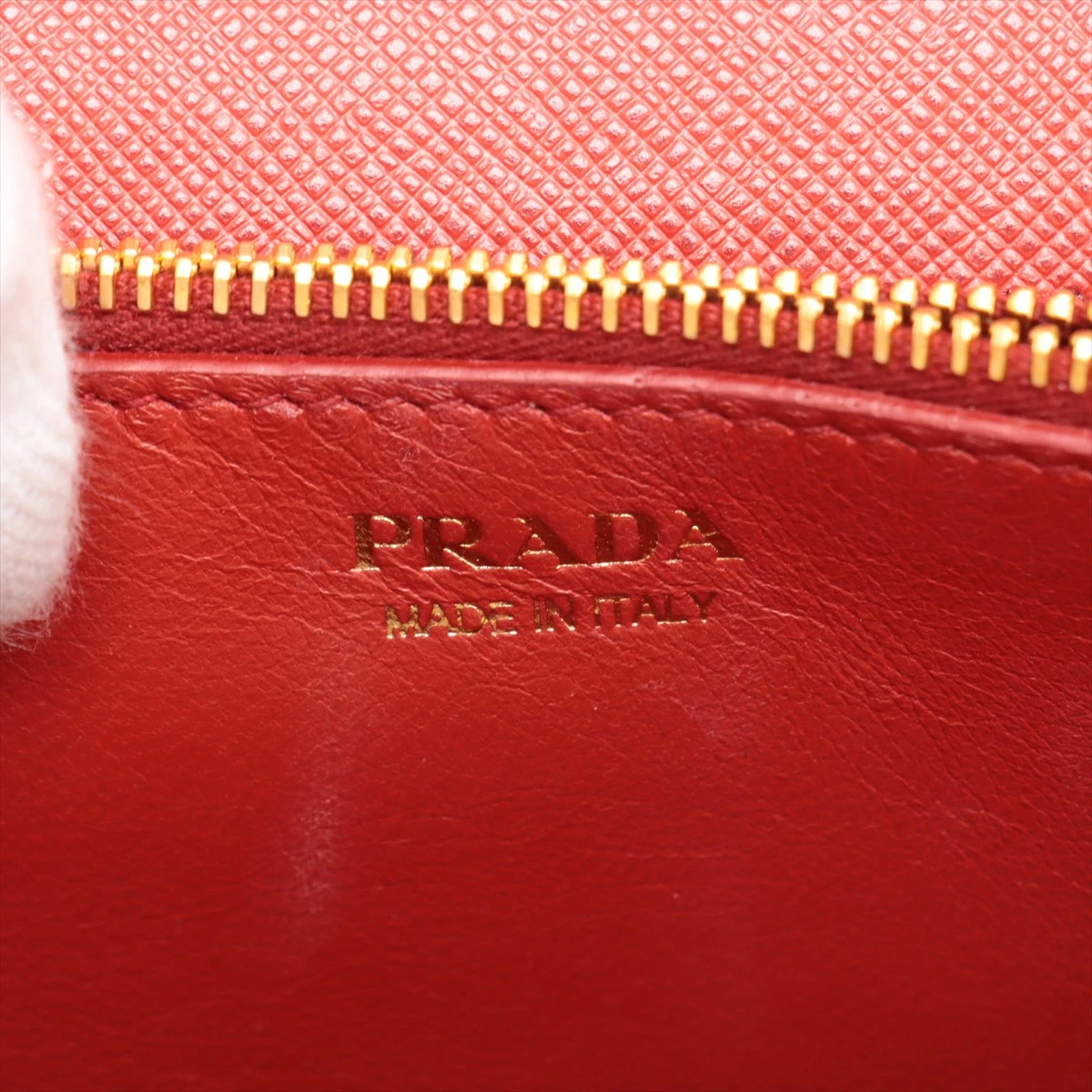 PRADA レッド ギャザーチェーンウォレットプラダ