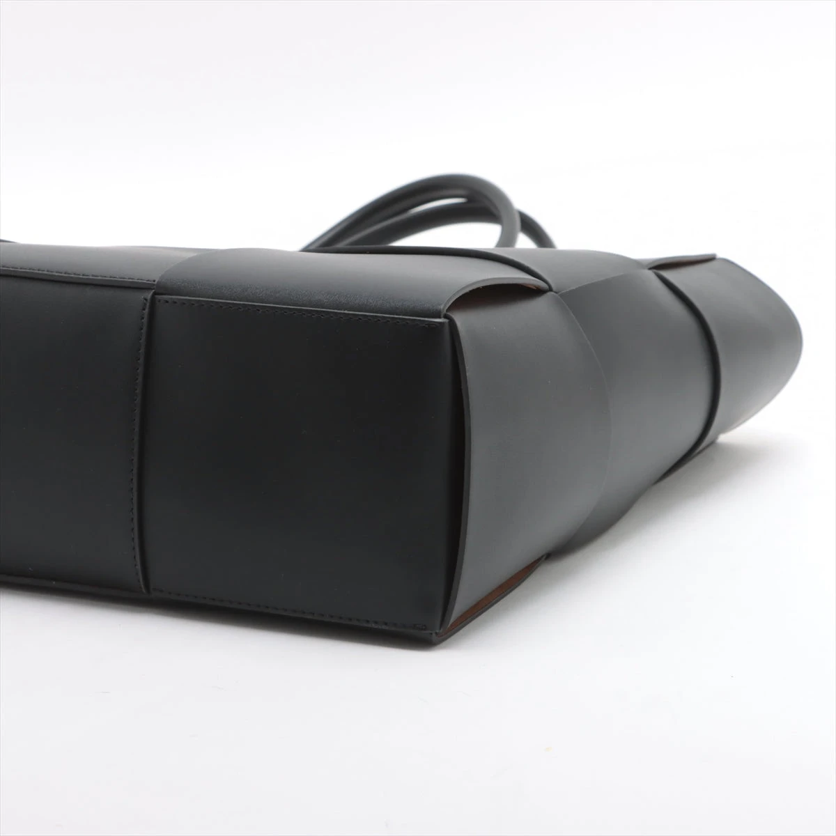 ボッテガヴェネタ マキシイントレチャート ザ アルコトート ラージ