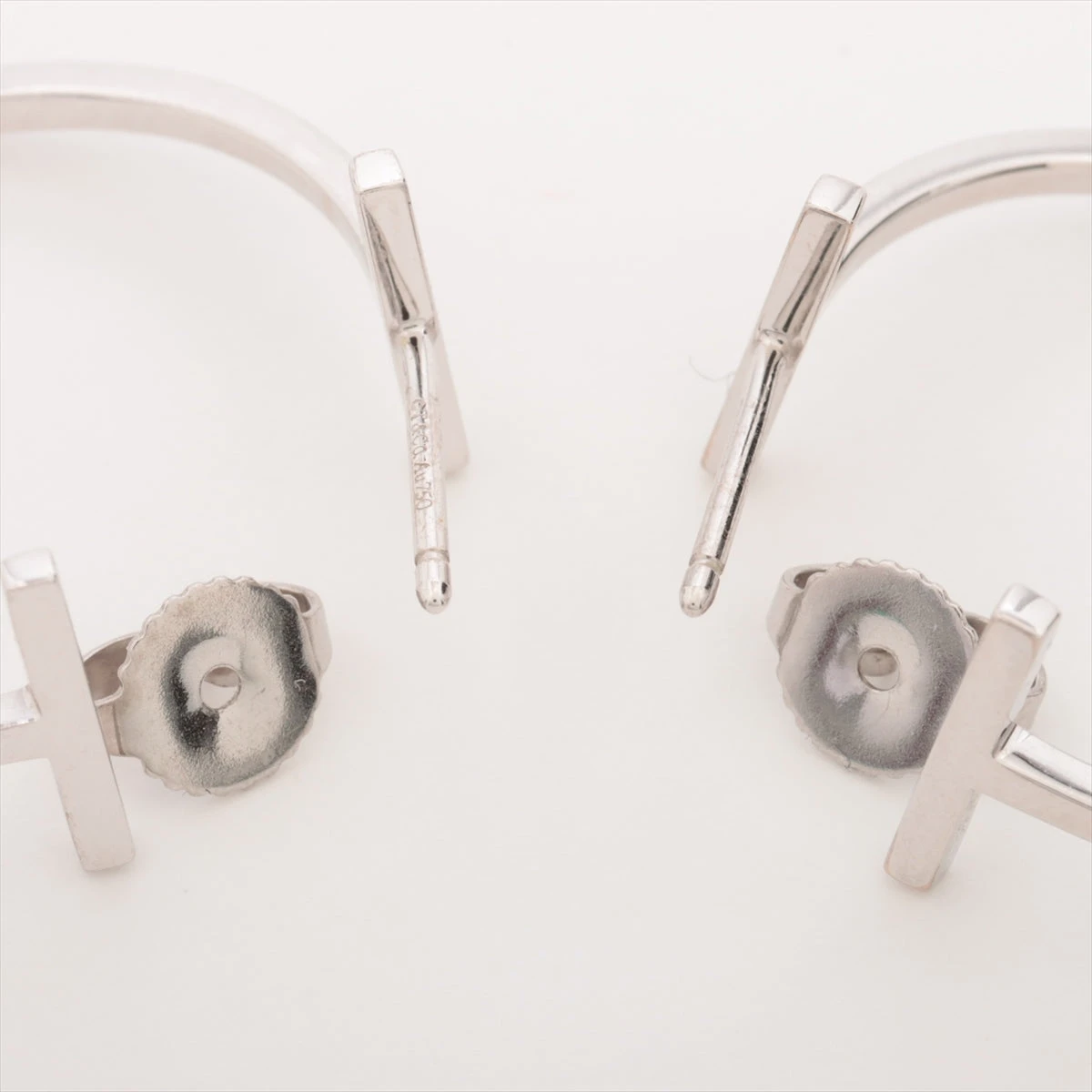 極美品✨ 箱✨ ティファニー ピアス 両耳 Tワイヤー フープ AU750 ティファニー Tワイヤー フープ ピアス 750(WG) 5.3g A3510506