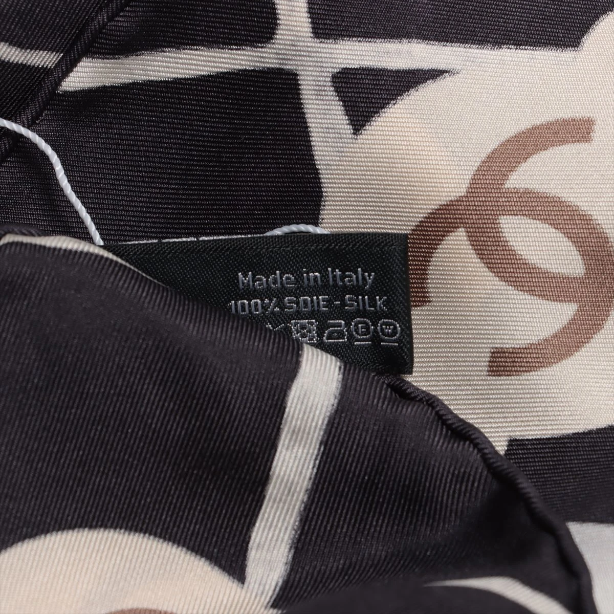 CHANEL ココマーク カメリア 22V シルクスカーフ アイボリー