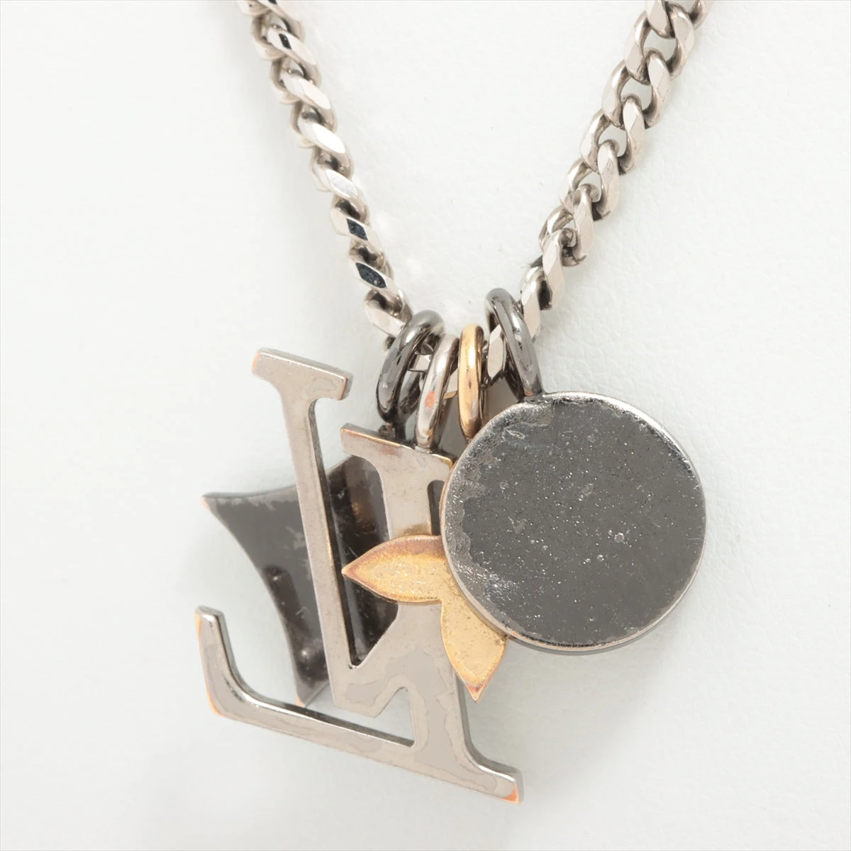 【美品】ルイヴィトン M00522 ペンダント LVインスティンクト ネックレス ヴィトン M00522 ペンダント LVインスティンクト RM0222