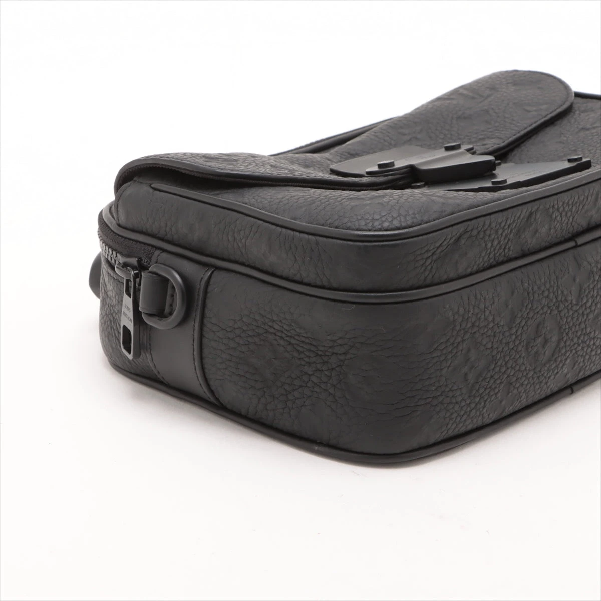 ヴィトン トリヨンモノグラム Sロック メッセンジャー M58489