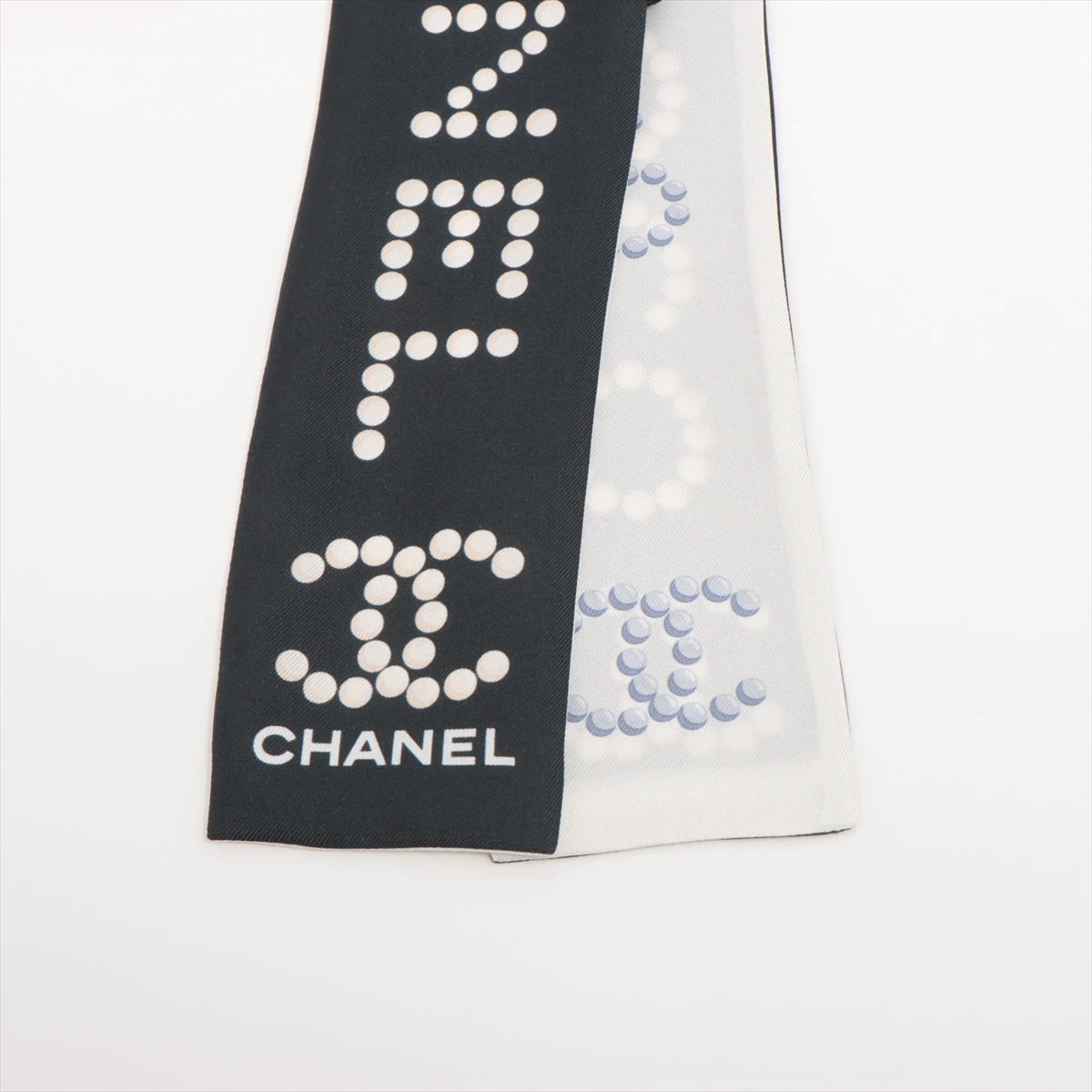 CHANEL ロゴ入りスカーフ　シャネル CHANEL - シャネル ロゴ スカーフ レディース 【中古】の通販 by