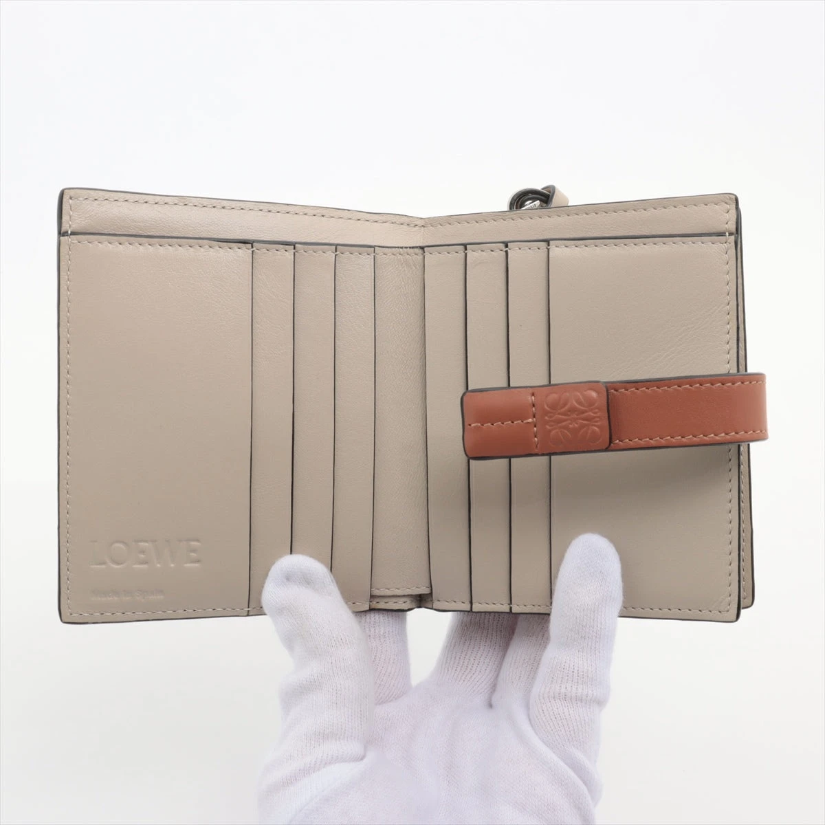 ロエベ　折り財布　スリムジップバイフォールドウォレット　アナグラム　ベージュ ロエベ 折り財布 スリムジップバイフォールドウォレット