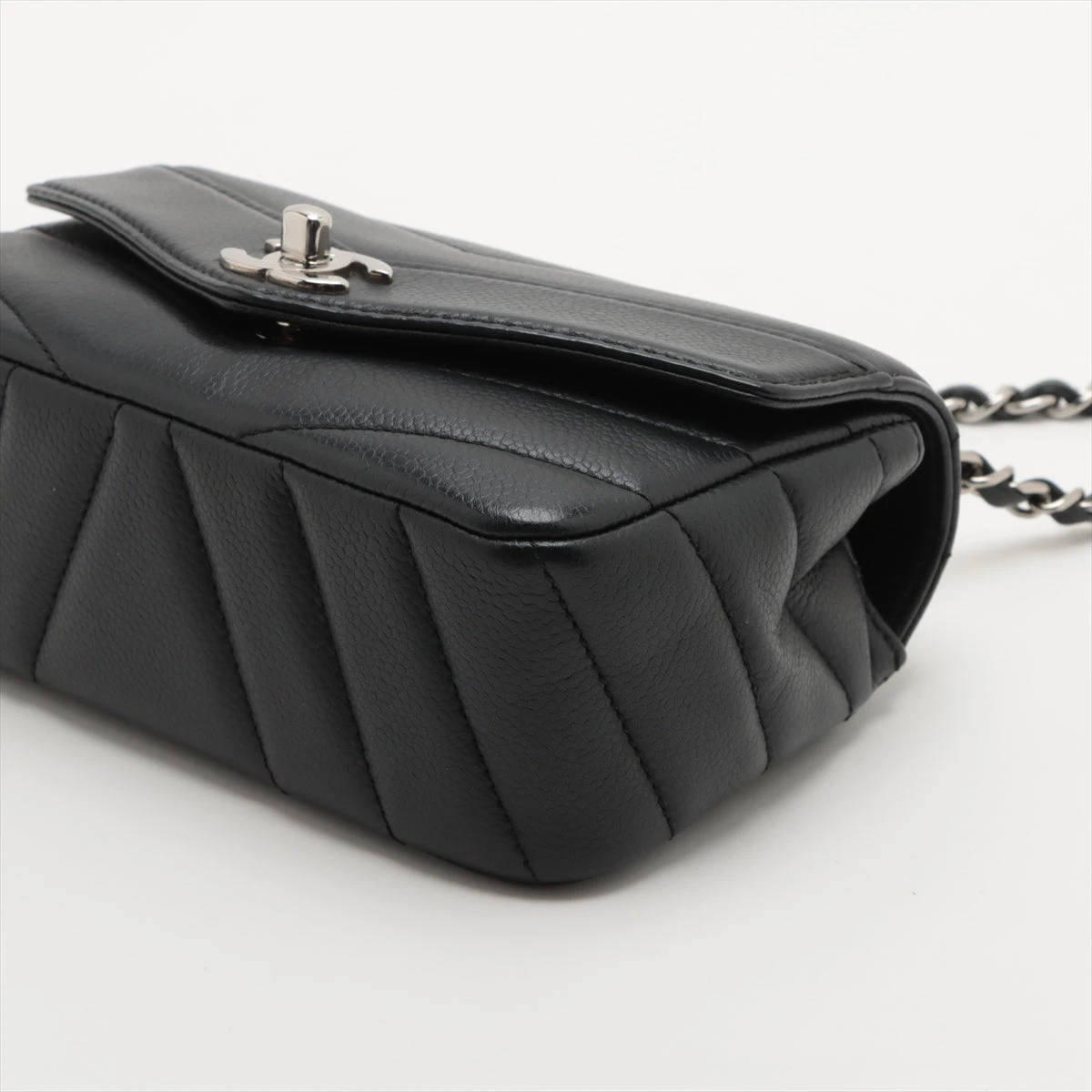 CHANEL シーズン シェブロン チェーンフラップバッグ シャネル シェブロン ラムスキン シングル フラップ バッグ
