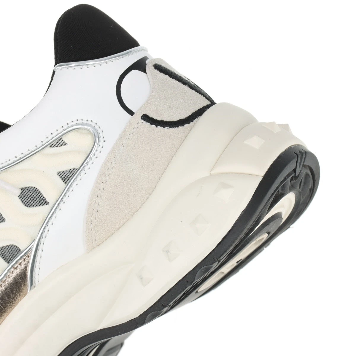 美品✨️ ヴァレンティノガラヴァーニ サイドロゴ レディース 24.5cm相当 セレブリティーに愛されるヴァレンティノ ガラヴァーニ 'Vロゴ